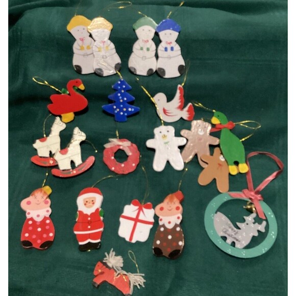 Vintage Christmas 20 Flat Wooden Hand Painted Ornament Lot Santa Snowmen Bears - Picture 2 of 16